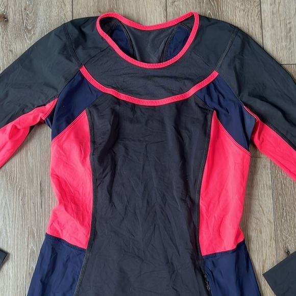Lululemon Trail Bound Long Sleeve in Deep Coal / Deep Navy / Electric Coral - Picture 3 of 9